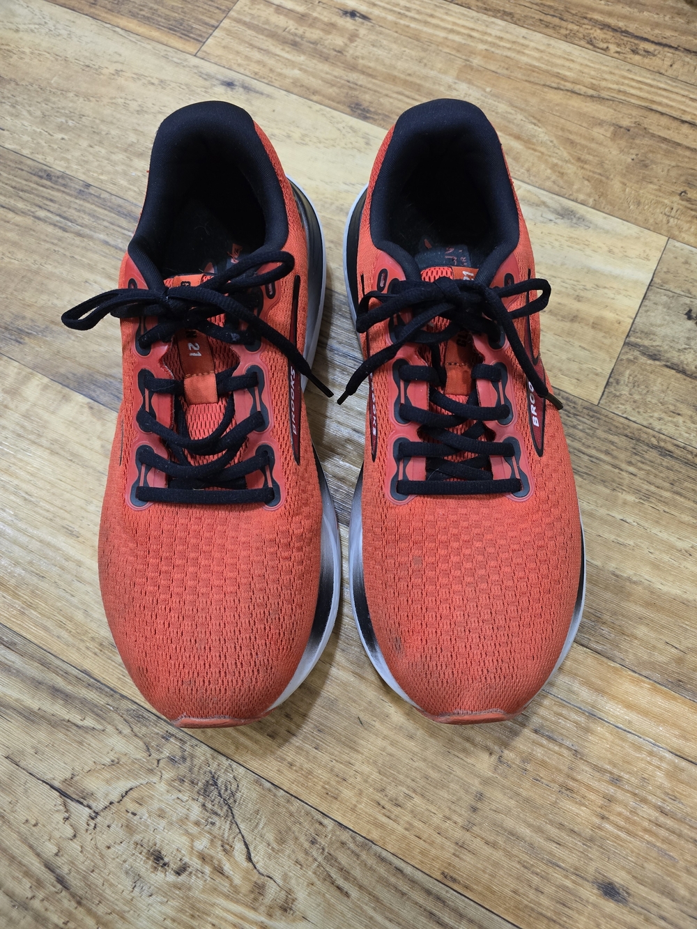 Brooks Mens Orange and Black Running Shoe